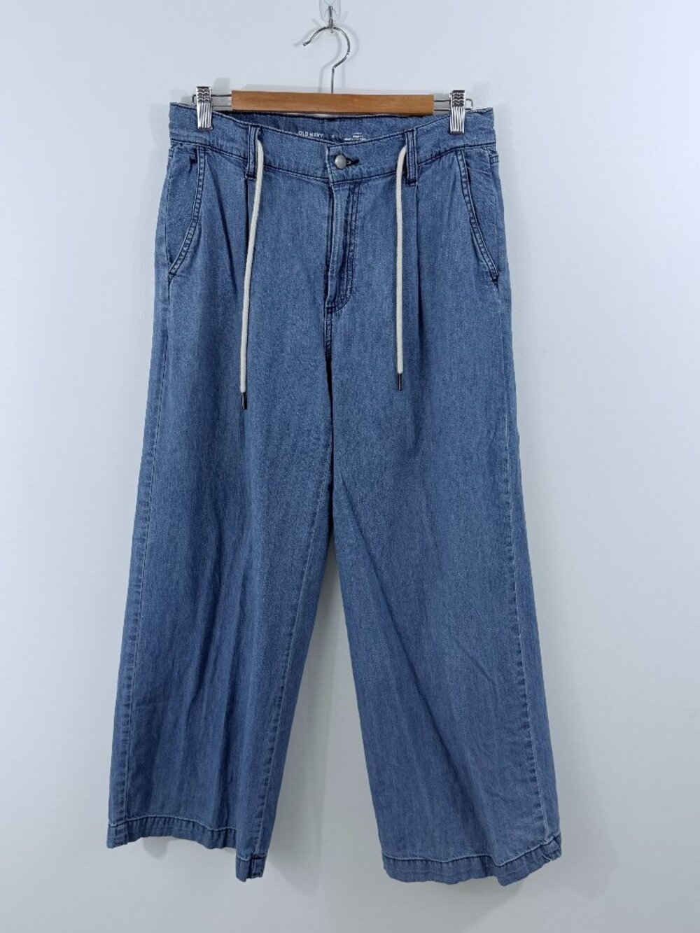 Old Navy High-Waisted Drapey Drawcord Wide-Leg Jeans - Size 4